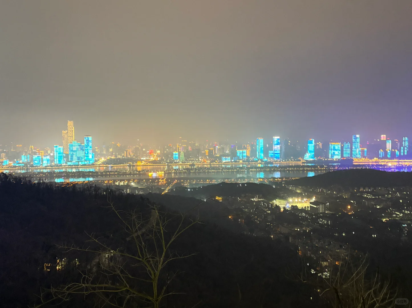 岳麓山 湘江夜色中多了一丝现代繁华之美