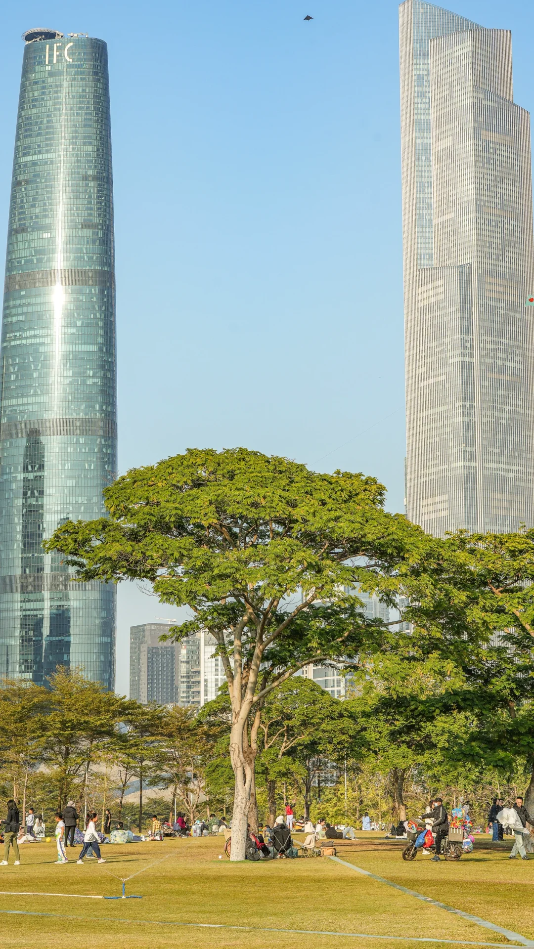 冬日暖阳下漫步珠江边