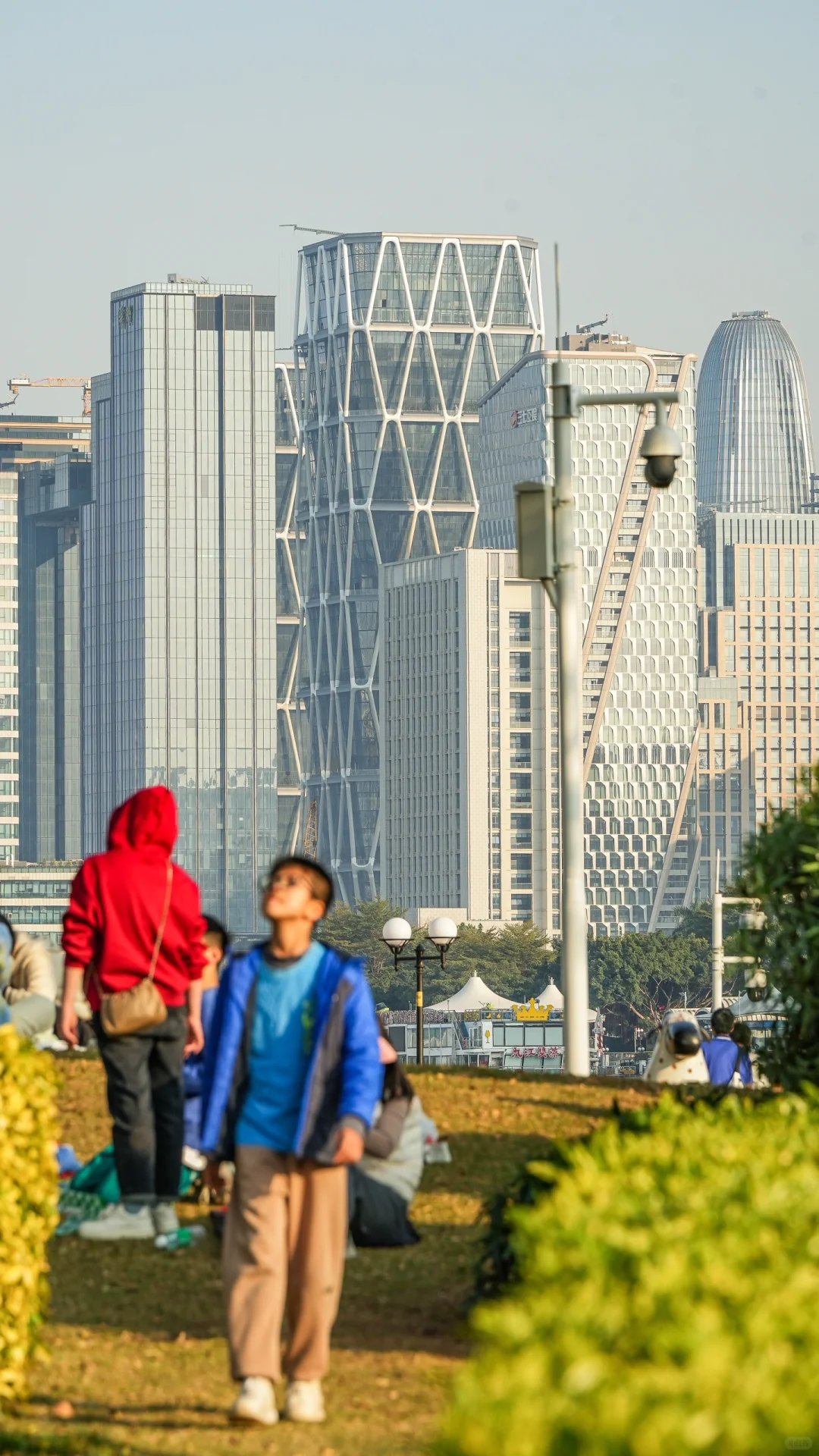 冬日暖阳下漫步珠江边