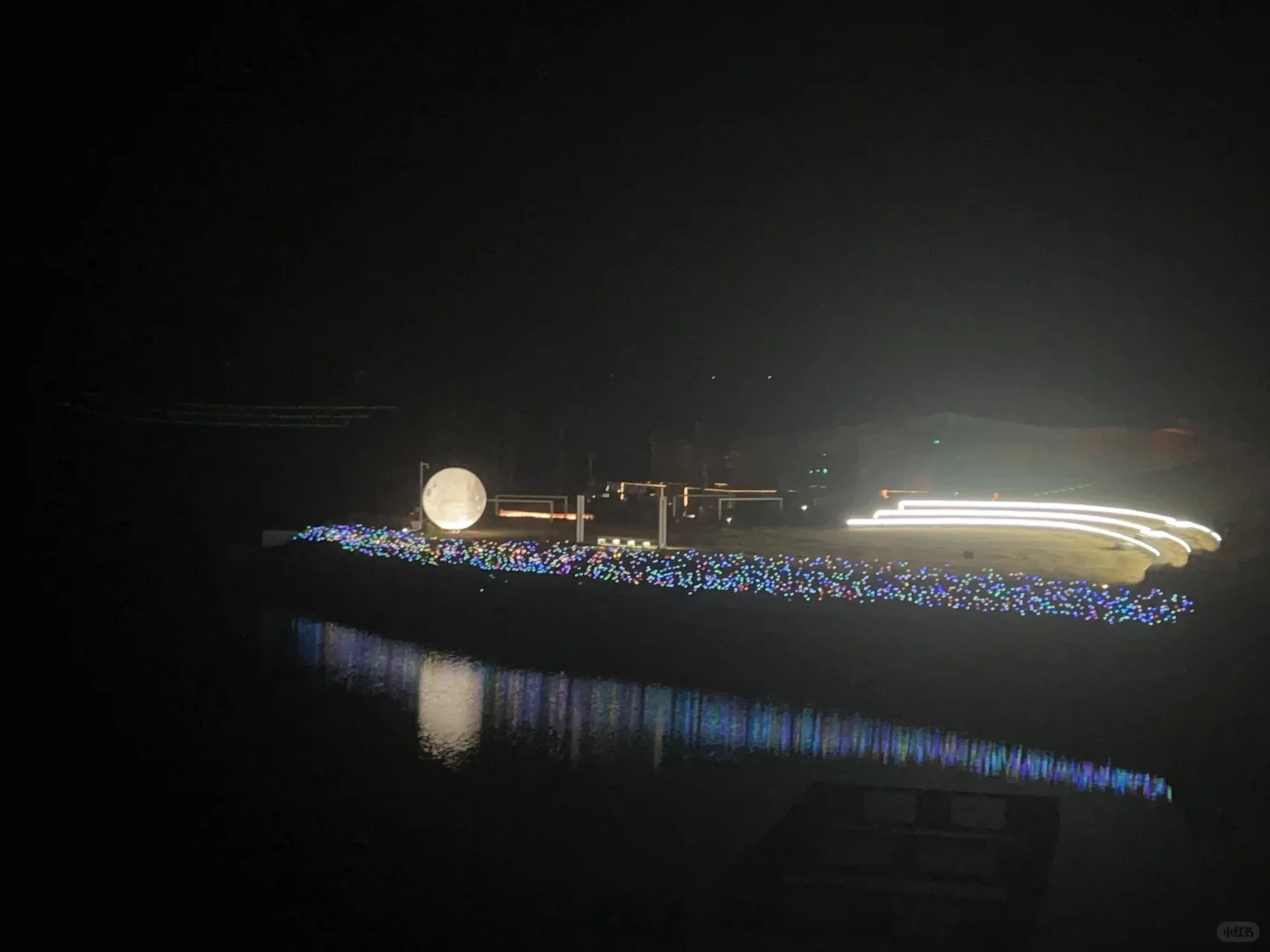 值得一去的小众景点。白天明媚，夜晚璀璨。