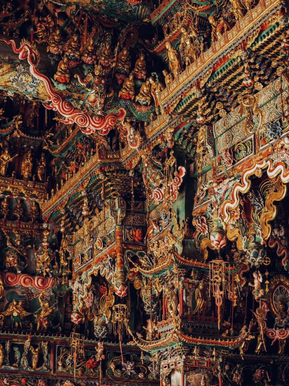 我从没有用“震撼”来形容一个寺院