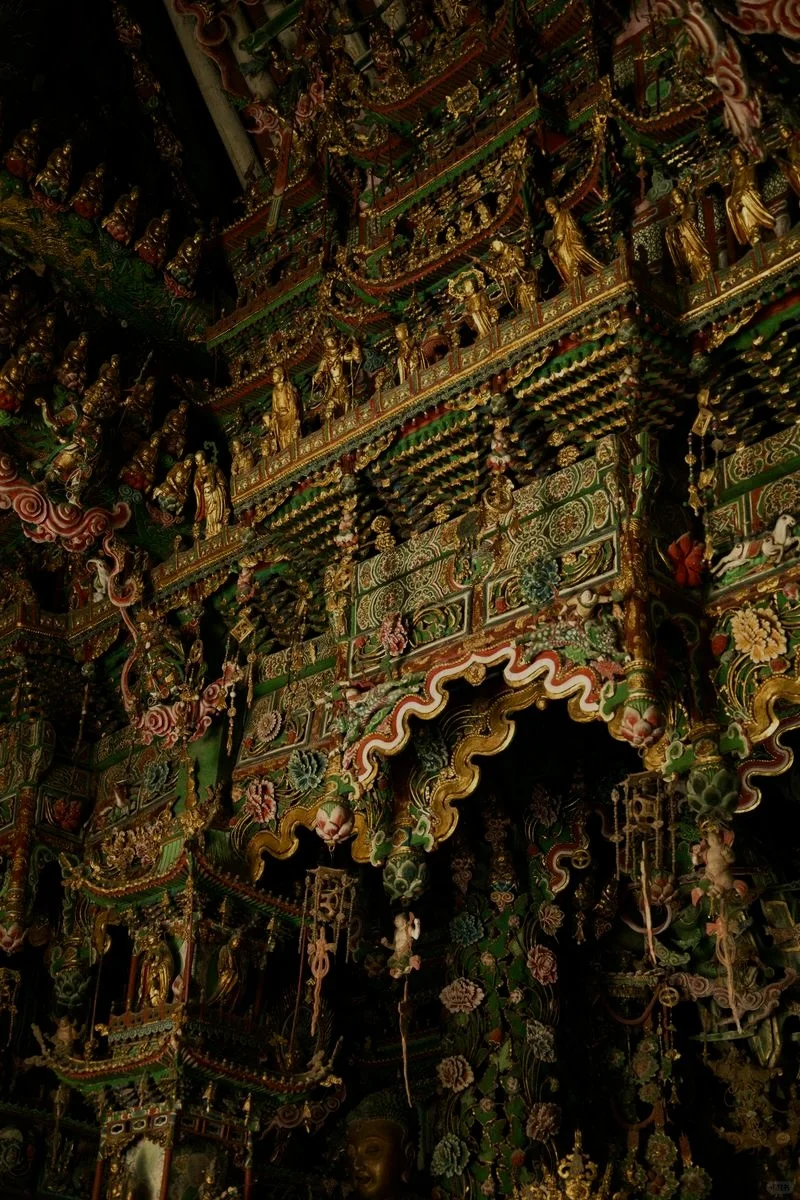 我从没有用“震撼”来形容一个寺院