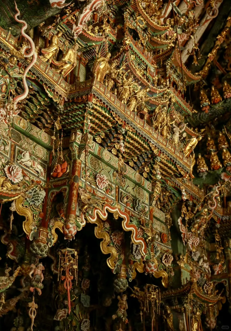 我从没有用“震撼”来形容一个寺院