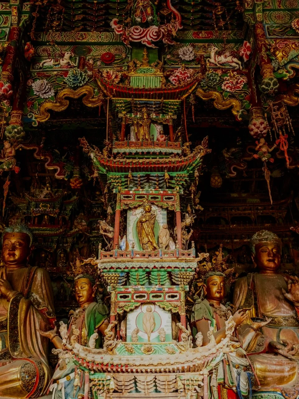 我从没有用“震撼”来形容一个寺院