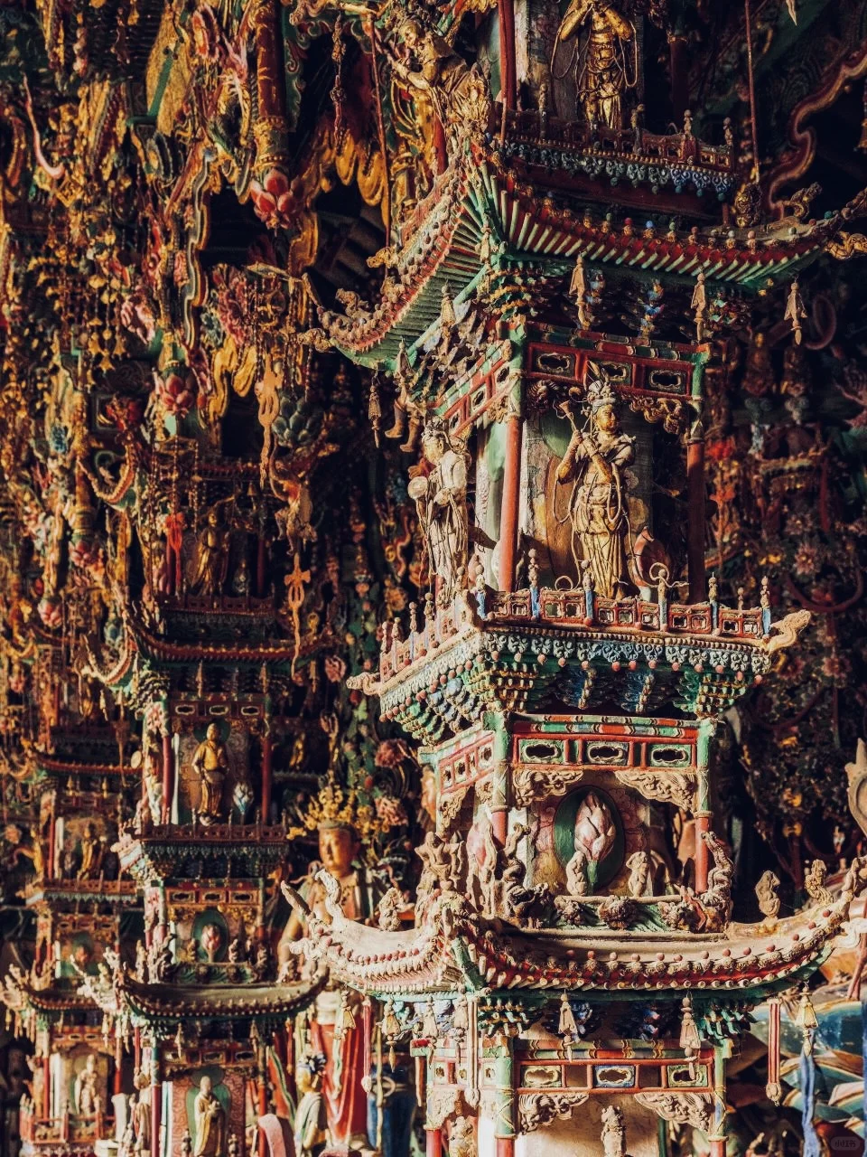 我从没有用“震撼”来形容一个寺院