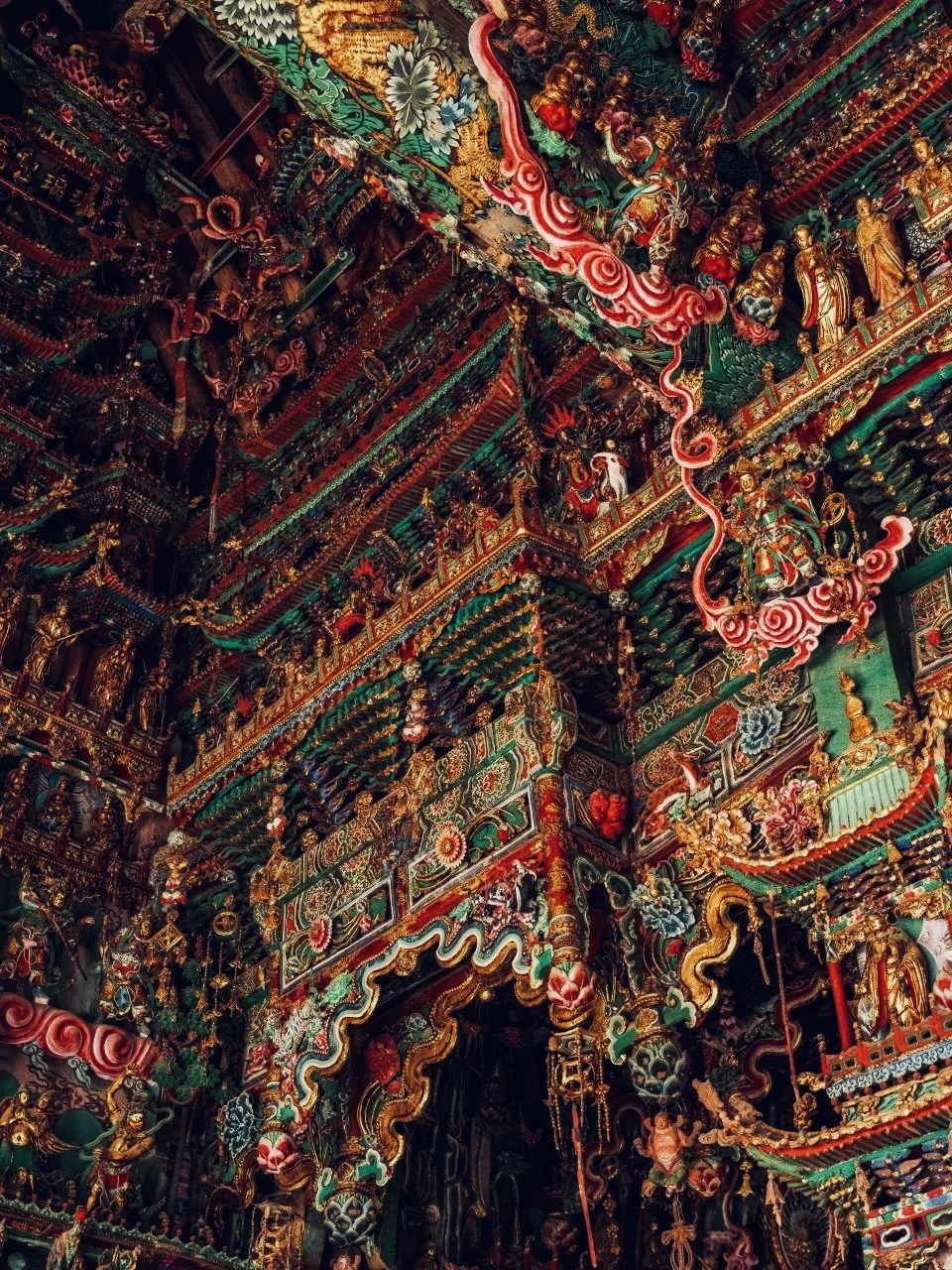 我从没有用“震撼”来形容一个寺院