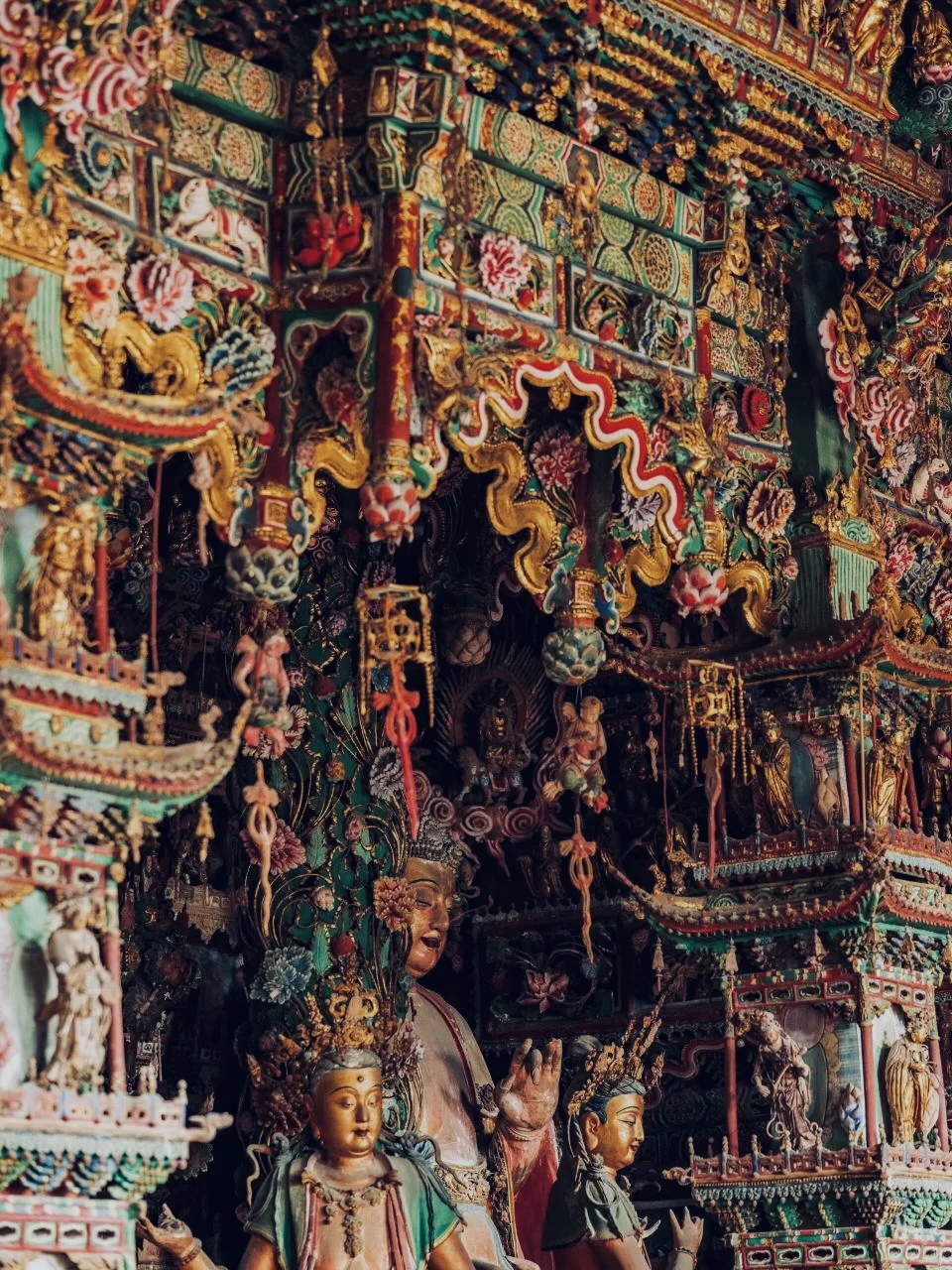 我从没有用“震撼”来形容一个寺院