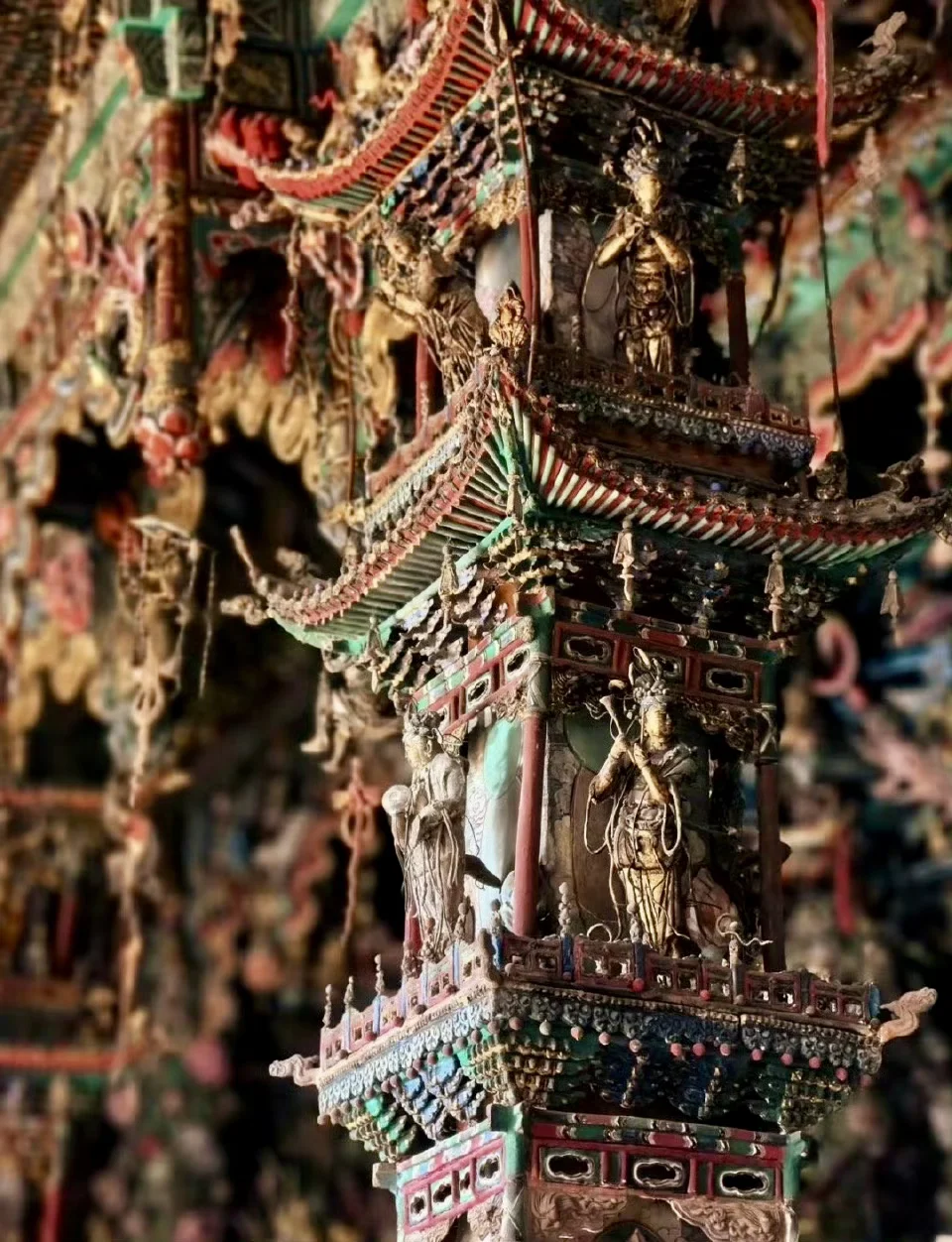 我从没有用“震撼”来形容一个寺院