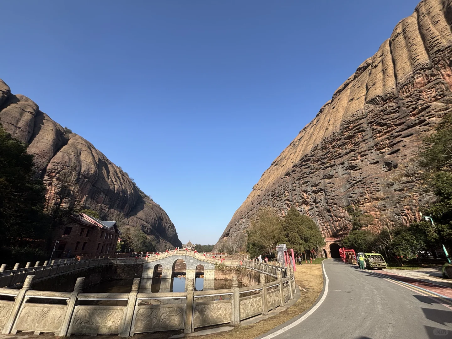 丹霞地貌-弋阳龟峰