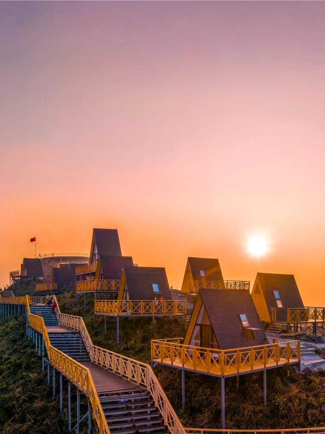 被人间遗忘的彩云之巅