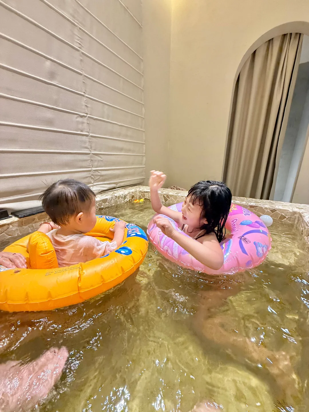 美到失语❗️西安0.5h直达阿勒泰，能免费滑雪