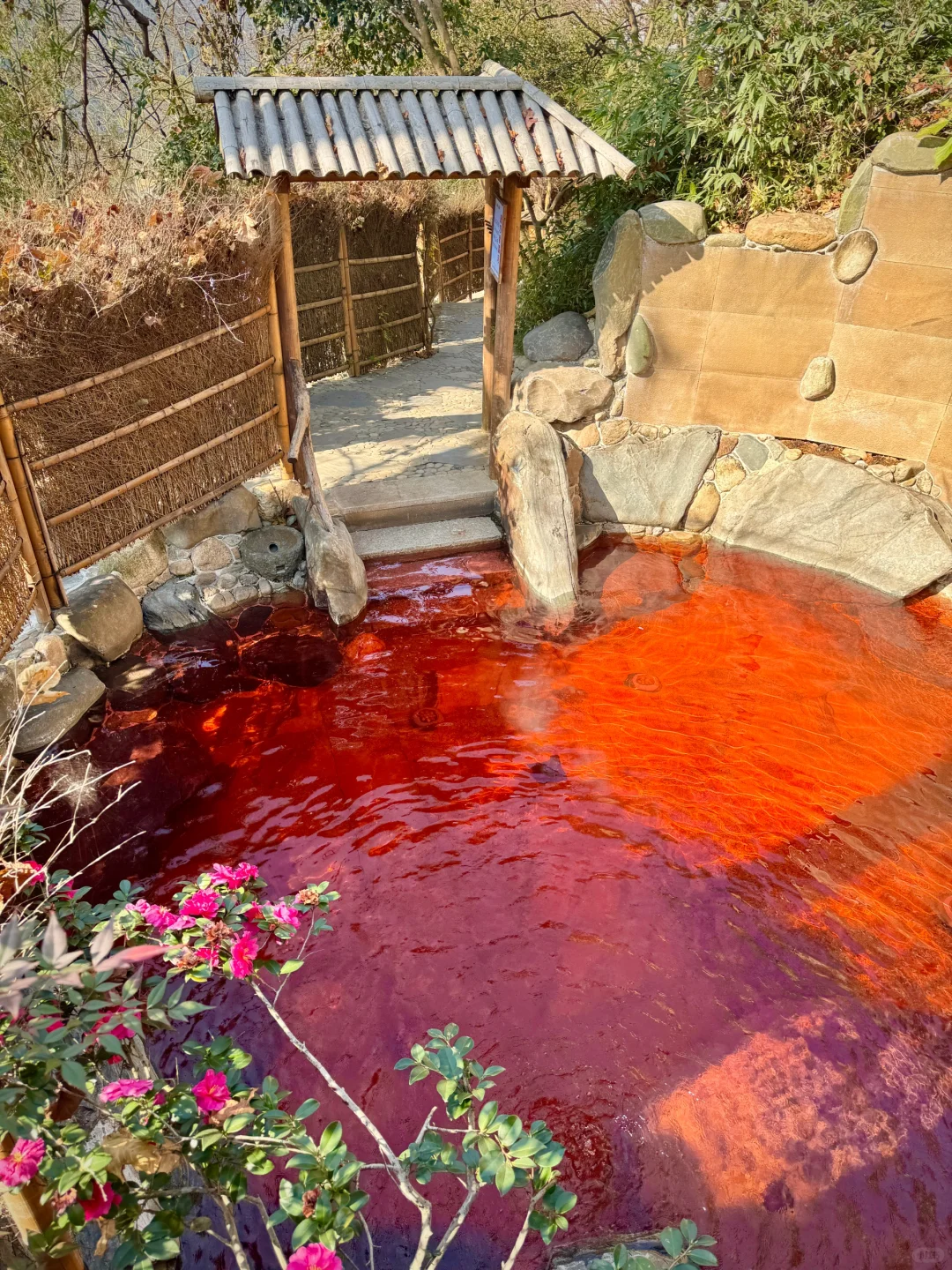 比起苏杭的烟雨江南,更爱徽州的水墨江南………