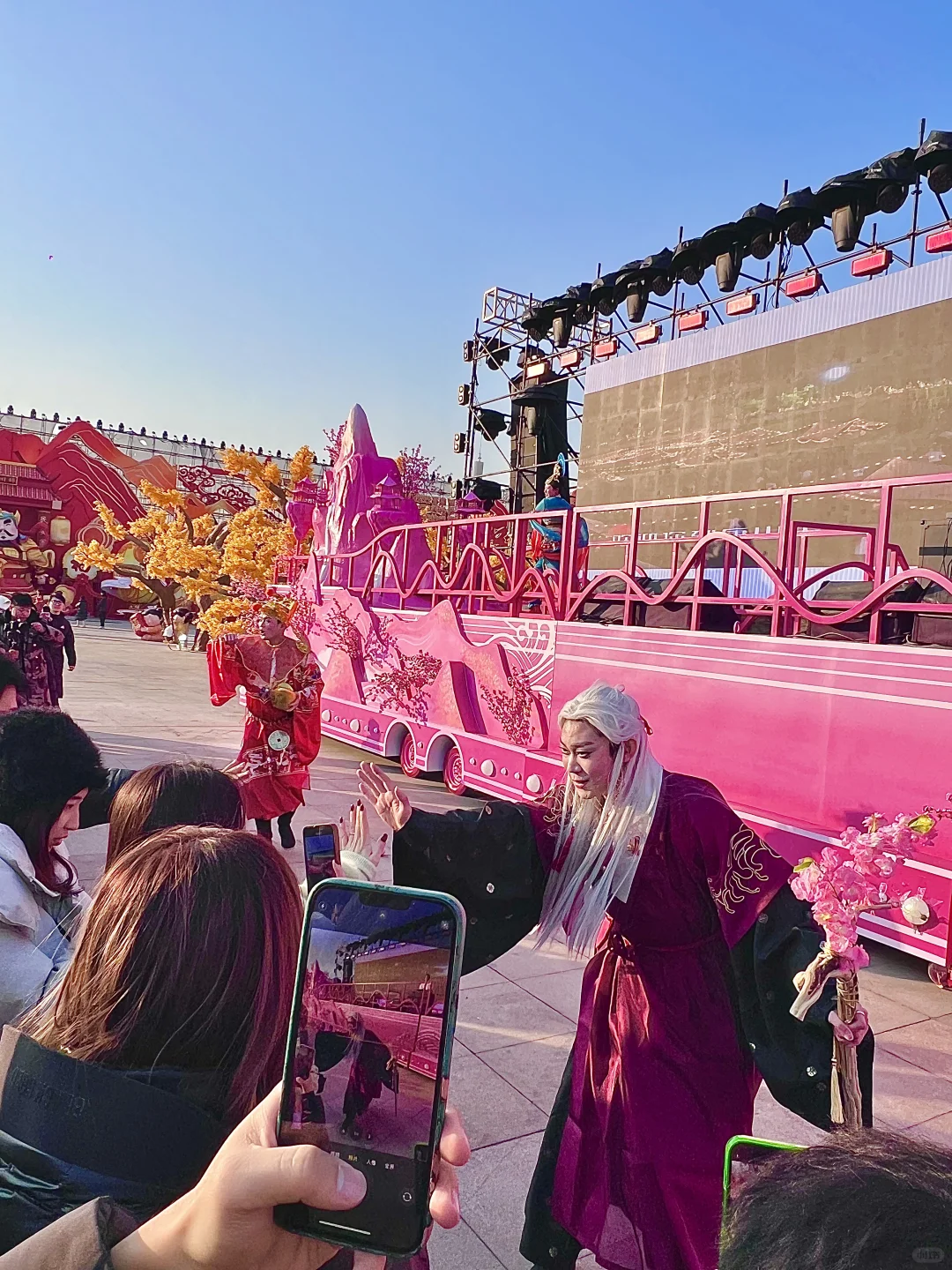 新春伊始 是时候带全家人👬一起赏灯出游