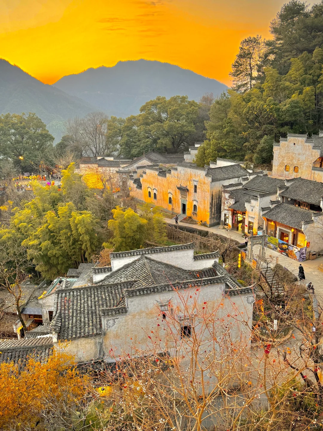 比起苏杭的烟雨江南,更爱徽州的水墨江南………