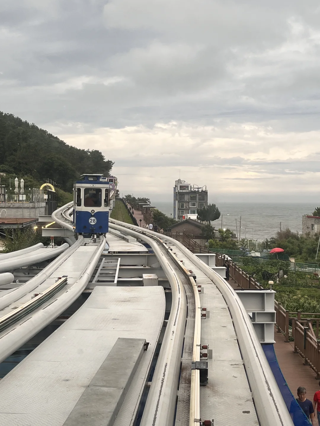 在釜山，阴雨天看海