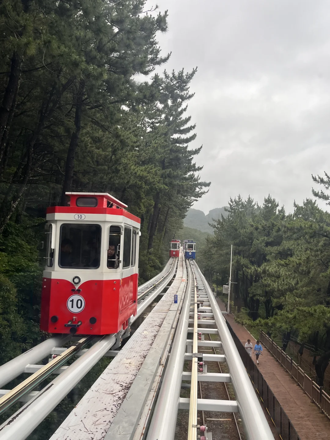 在釜山，阴雨天看海