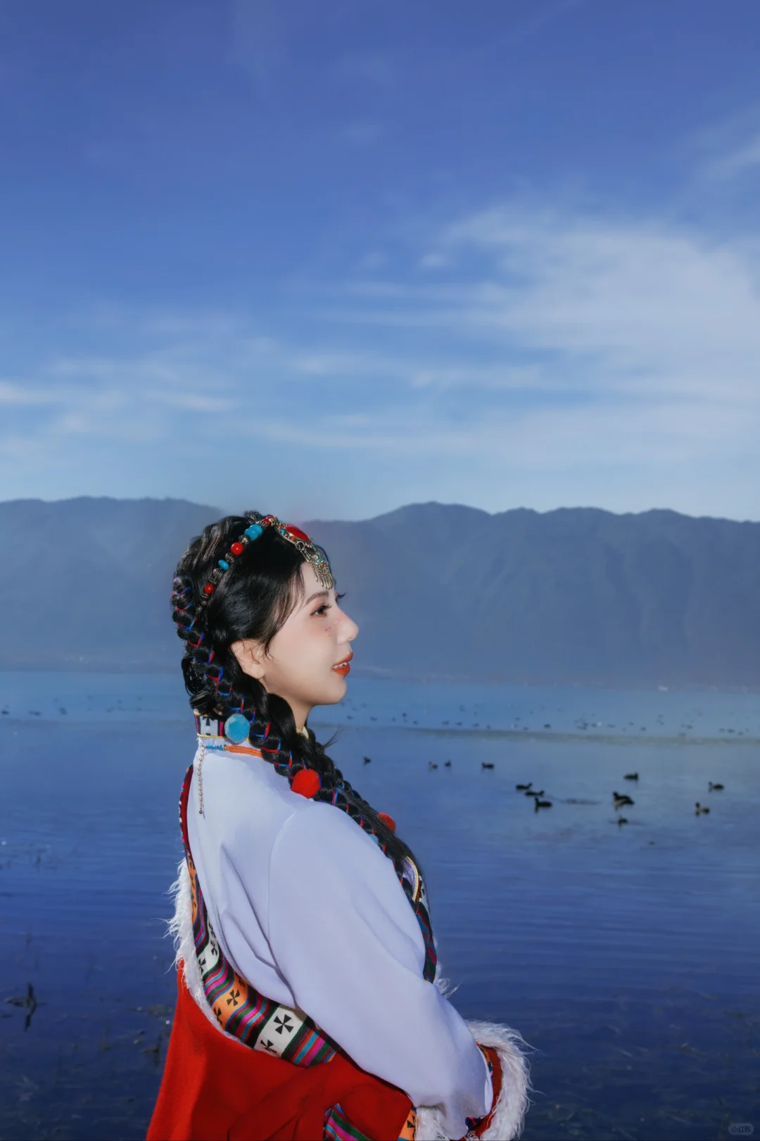 湖畔的宁静时光