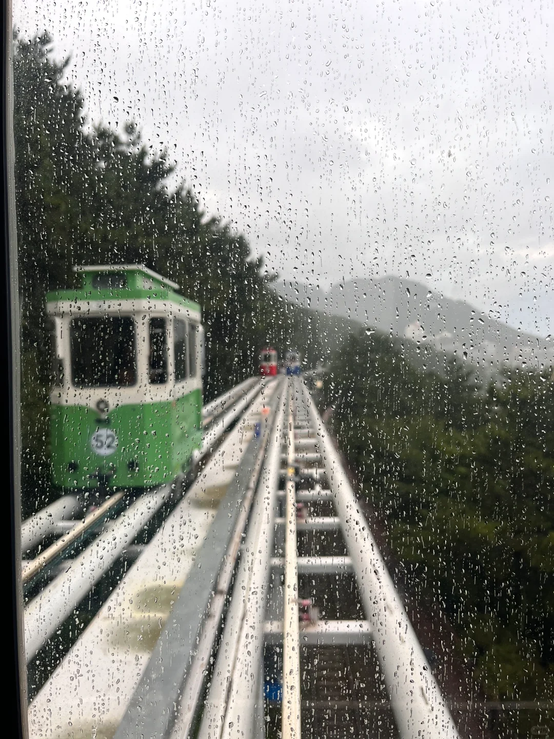 在釜山，阴雨天看海