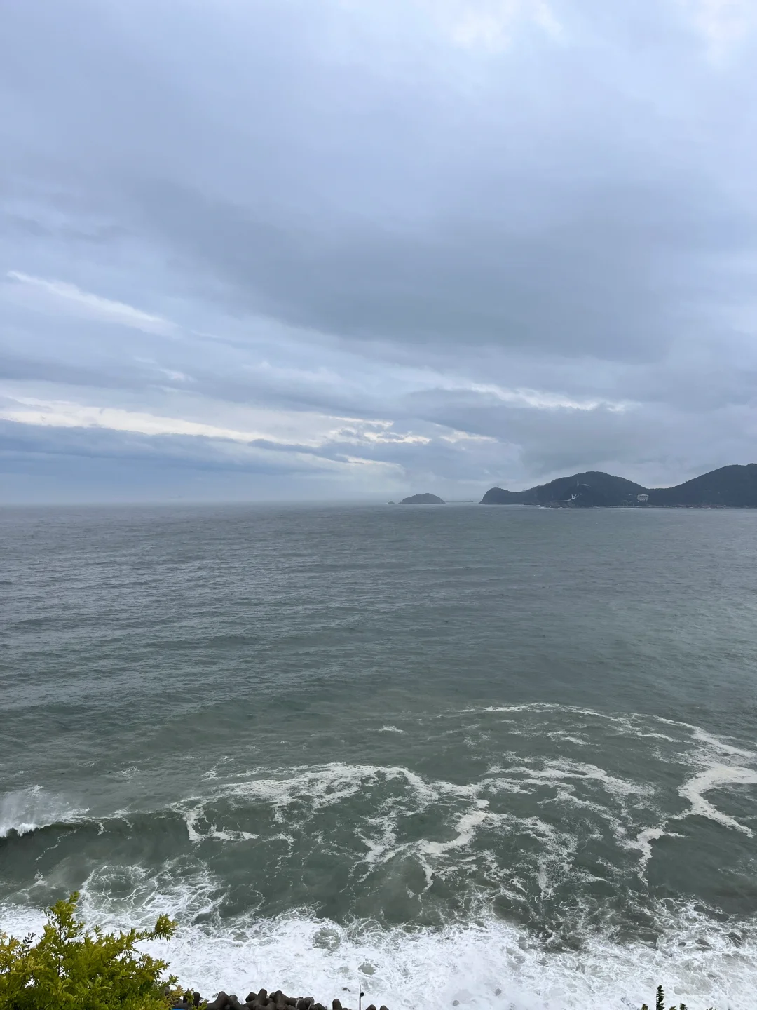 在釜山，阴雨天看海
