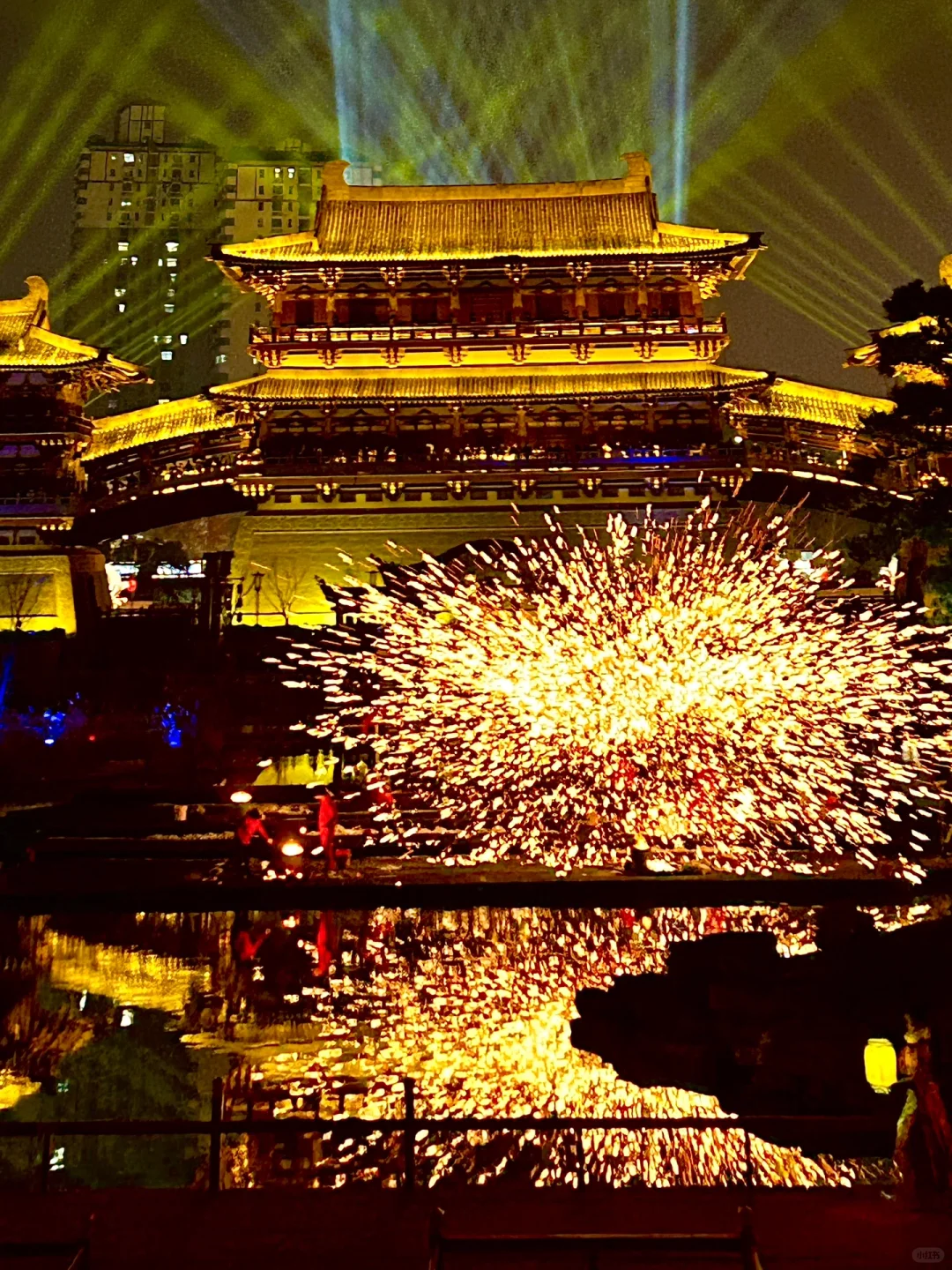 隋唐洛阳城春节24小时全攻略！非遗打铁花🥹