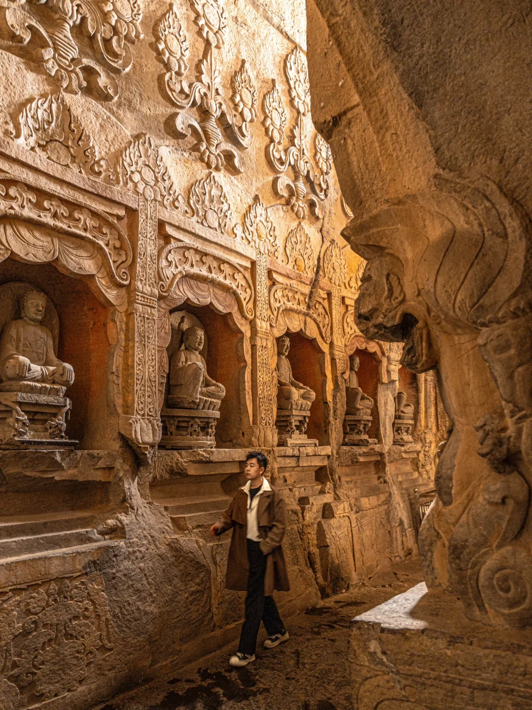 本以为云冈石窟够震撼了，直到我来到响堂山