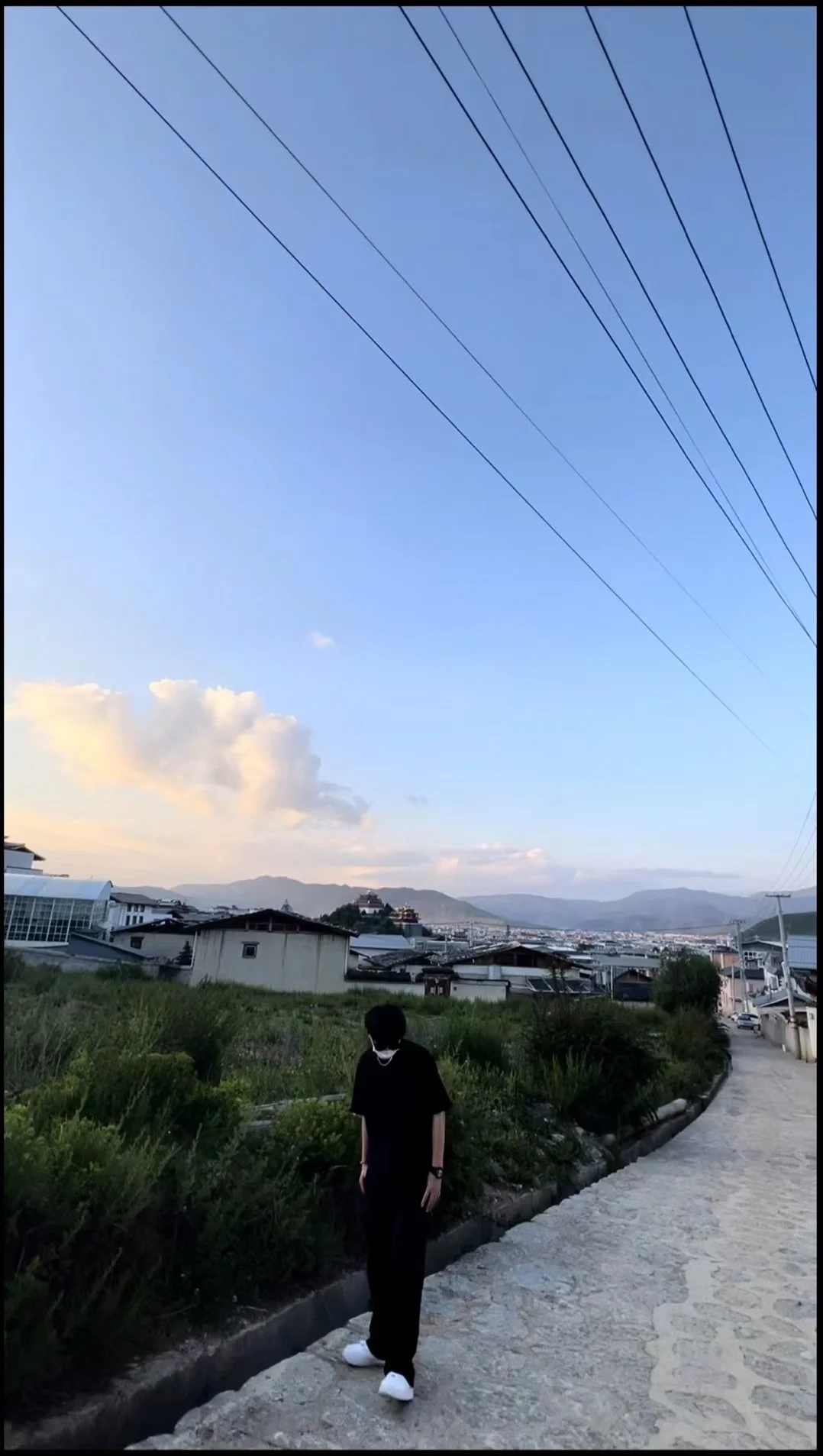 穿过人山人海 去看山河大海