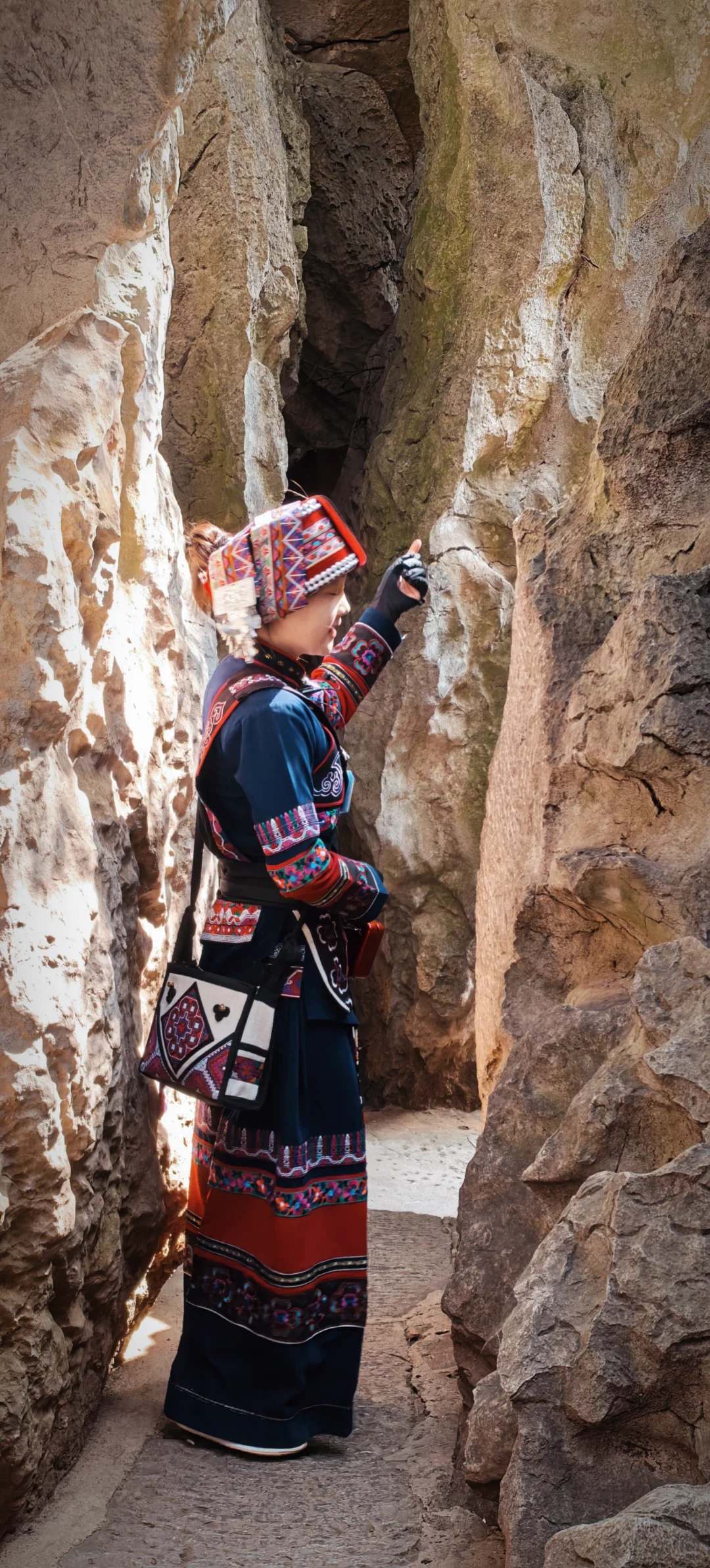 昆明石林 刀山火海 该花得花