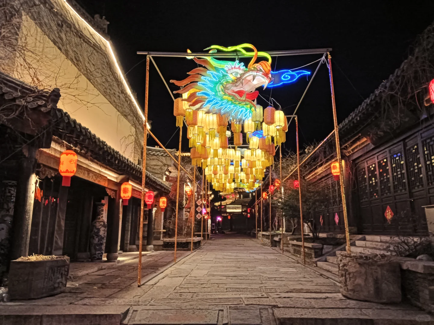 美丽的小镇夜景