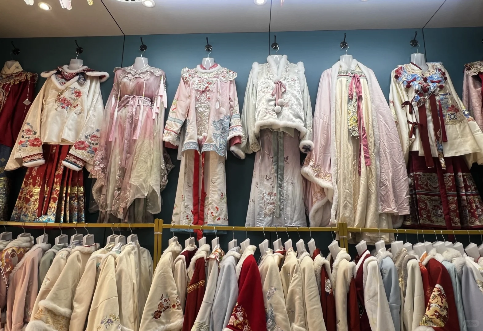 洛阳汉服＋妆造＋摄影＋斗篷159全包玩一天