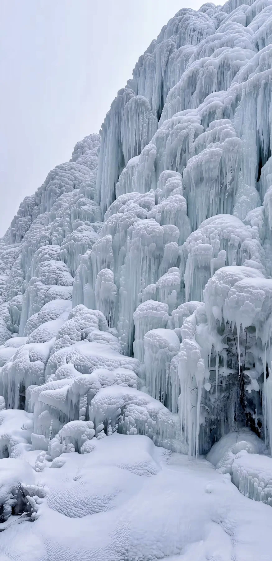 保定易县水瀑沟：山水间的冰瀑盛宴