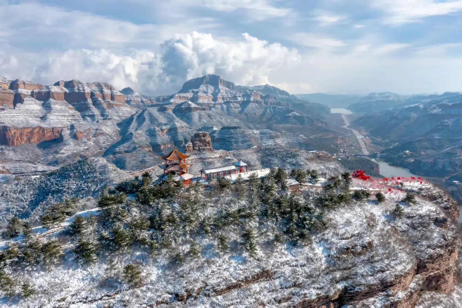 过大年在邯郸东太行和京娘湖感受新年氛围！