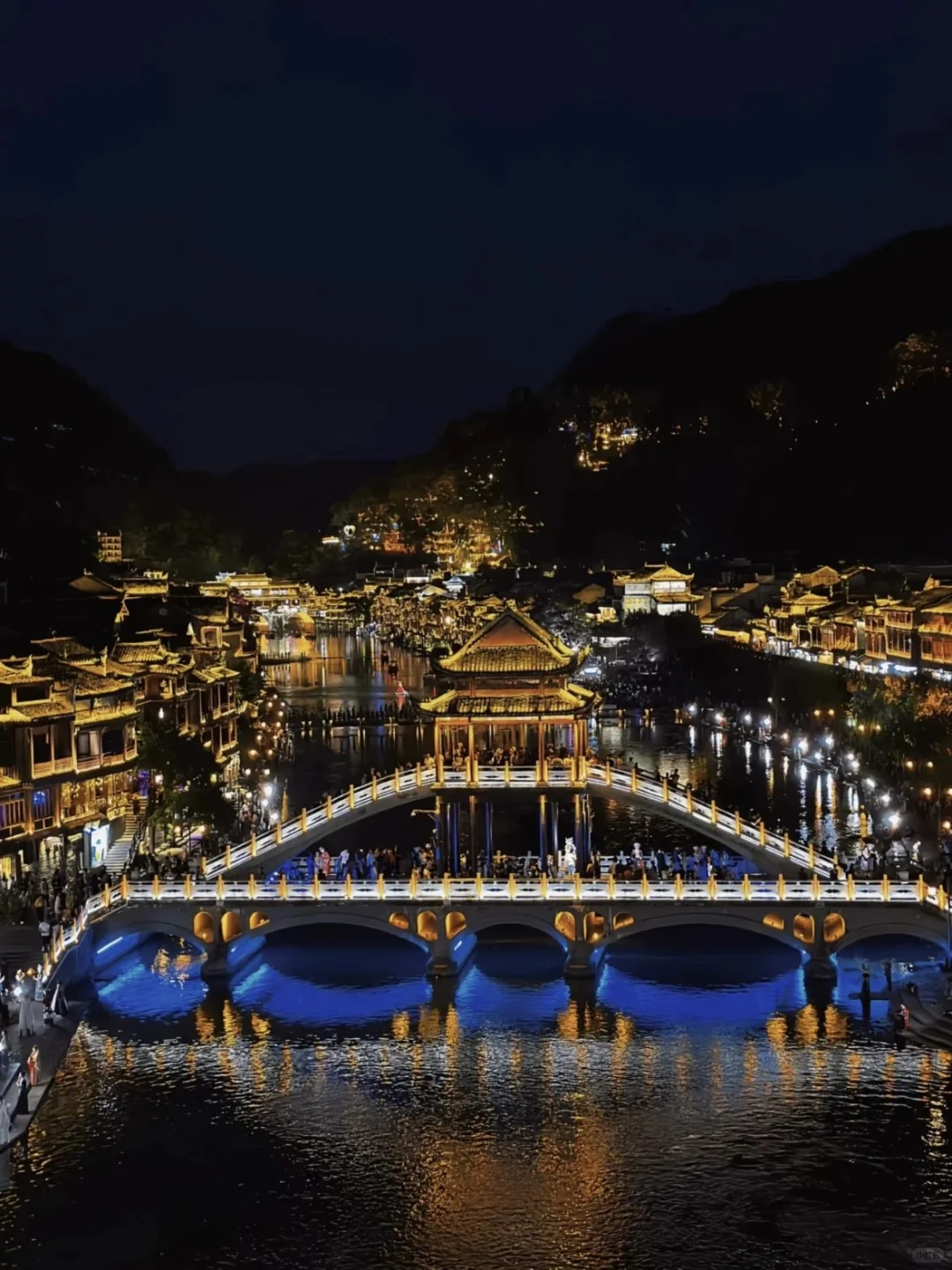 在📍湘西感受古镇风情与苗寨秘境~