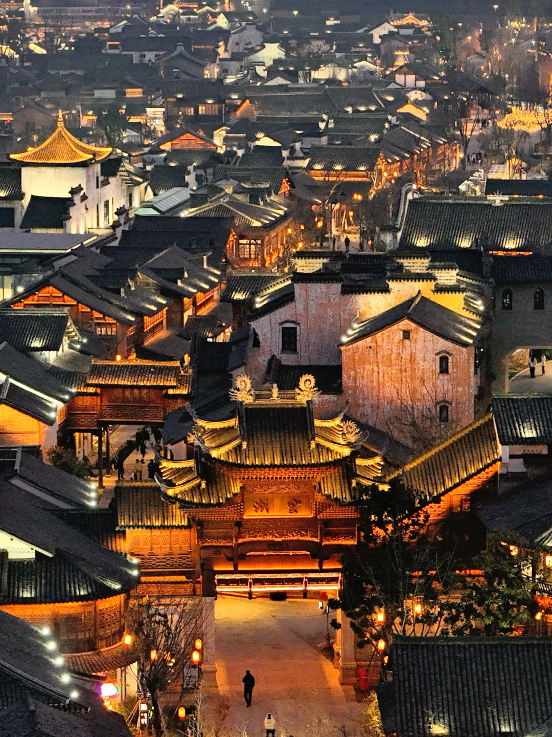 迄今为止,我最喜欢的度假小镇出现了