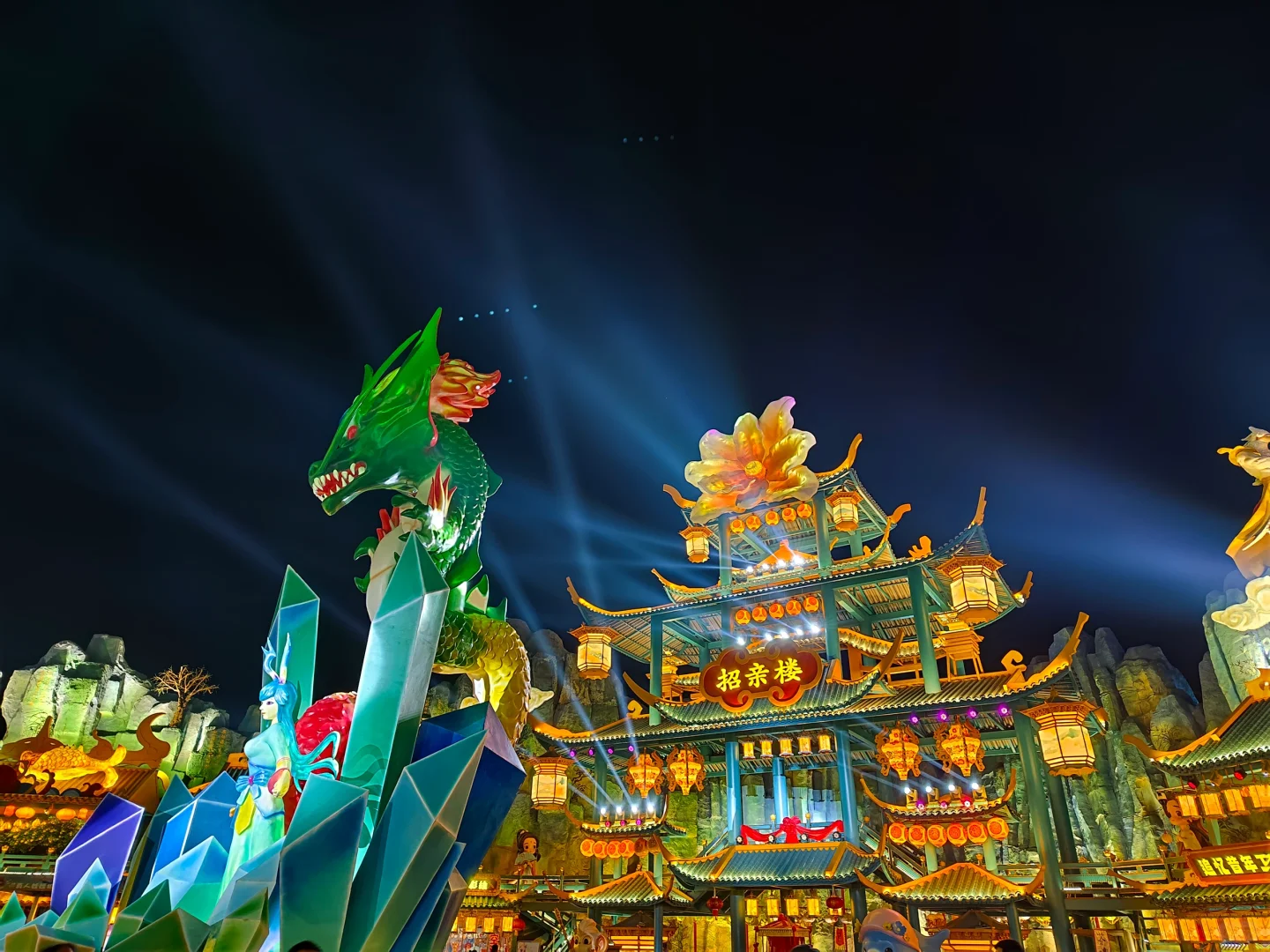 平湖山海几千重 嘉兴不夜城