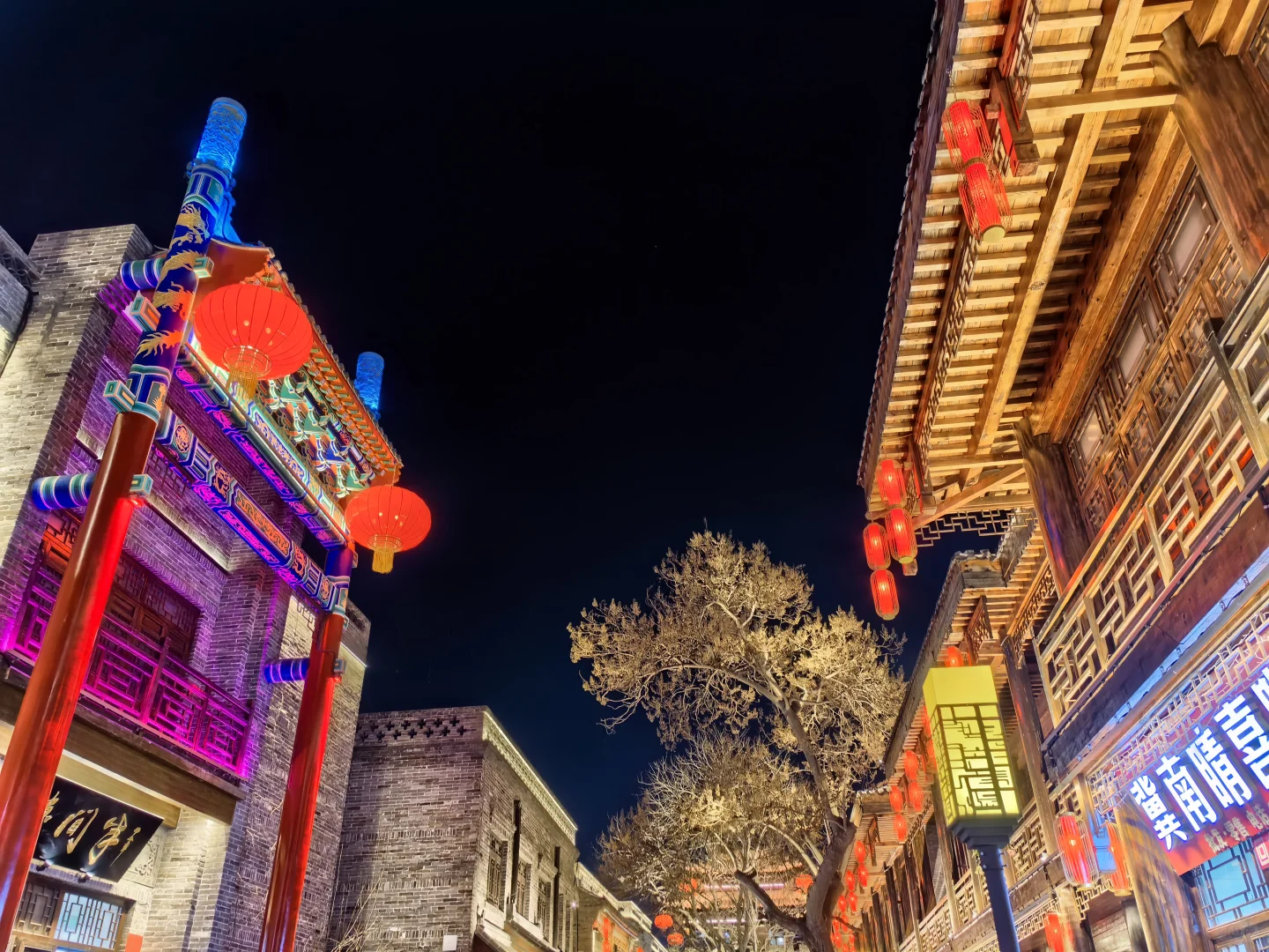 饭后陪家人一起Citywalk