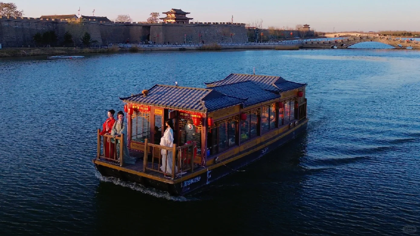 水上看古城、灯会奇相遇！春节奇妙之旅🎉
