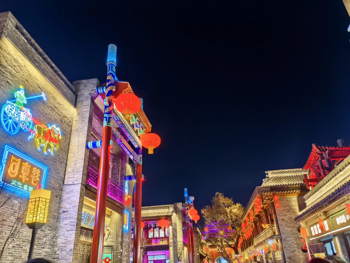 饭后陪家人一起Citywalk