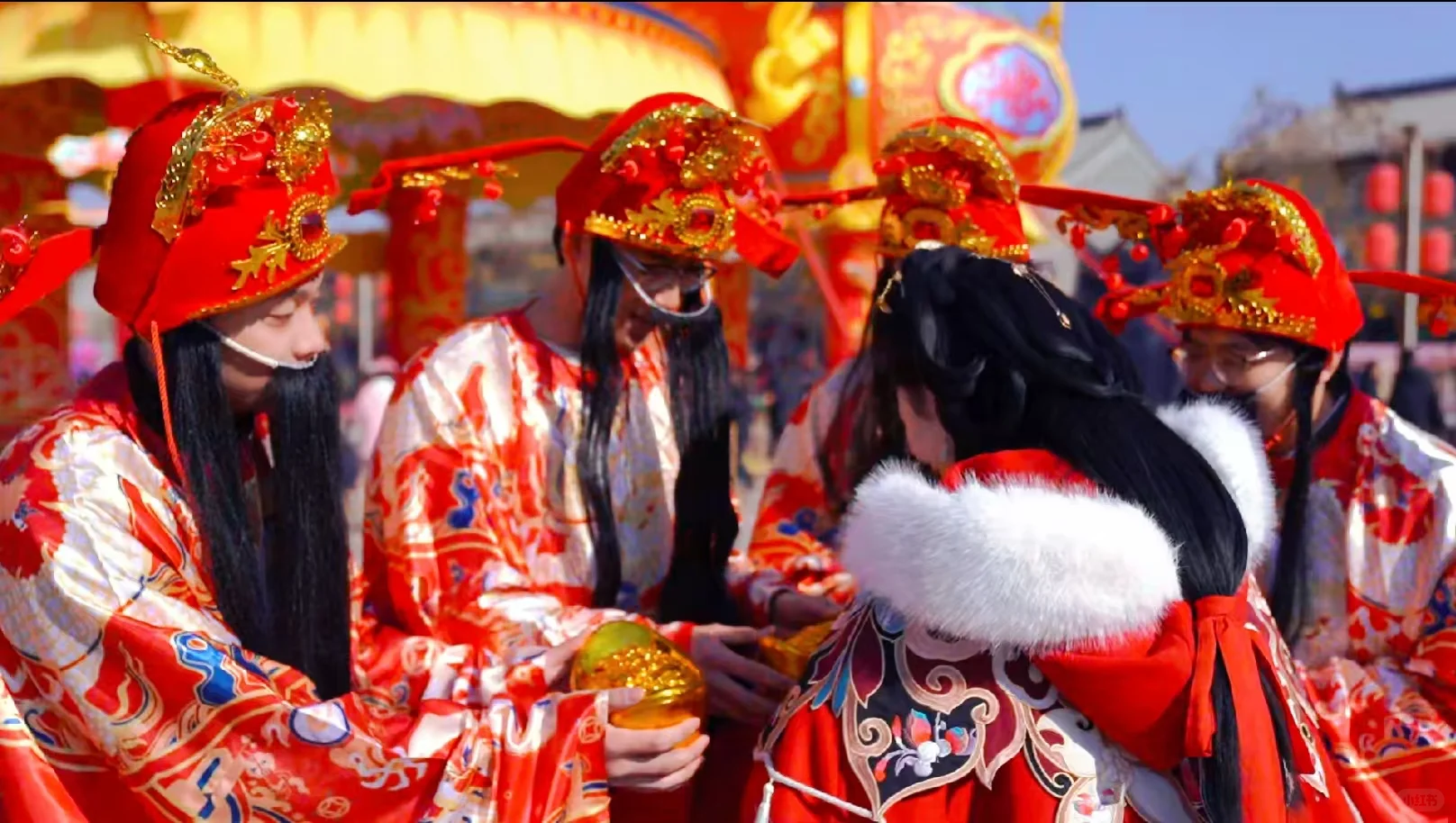 水上看古城、灯会奇相遇！春节奇妙之旅🎉