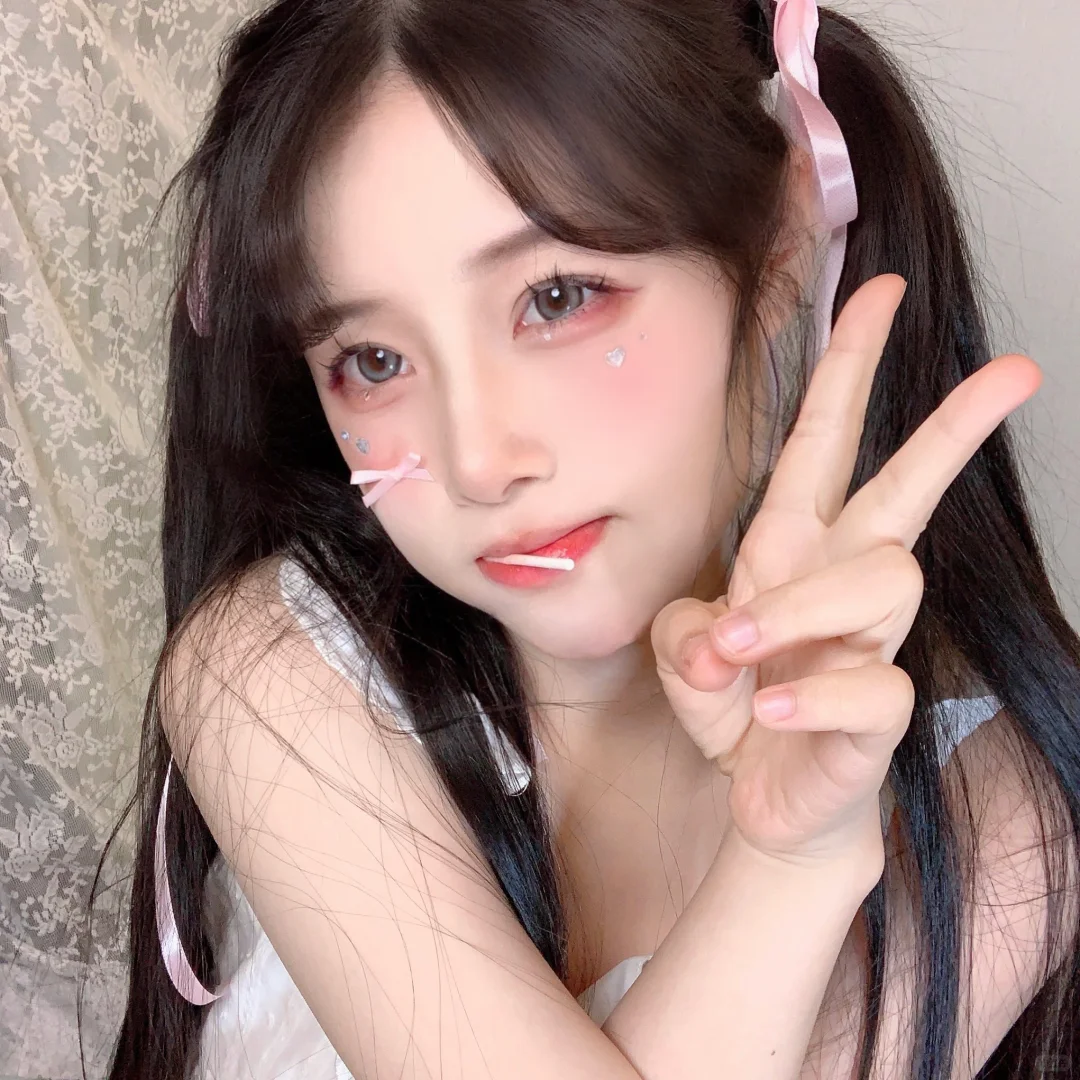 粉色好甜呀  ՞ ̳o̴̶̷̤  ̫ o̴̶̷̤ ̳՞