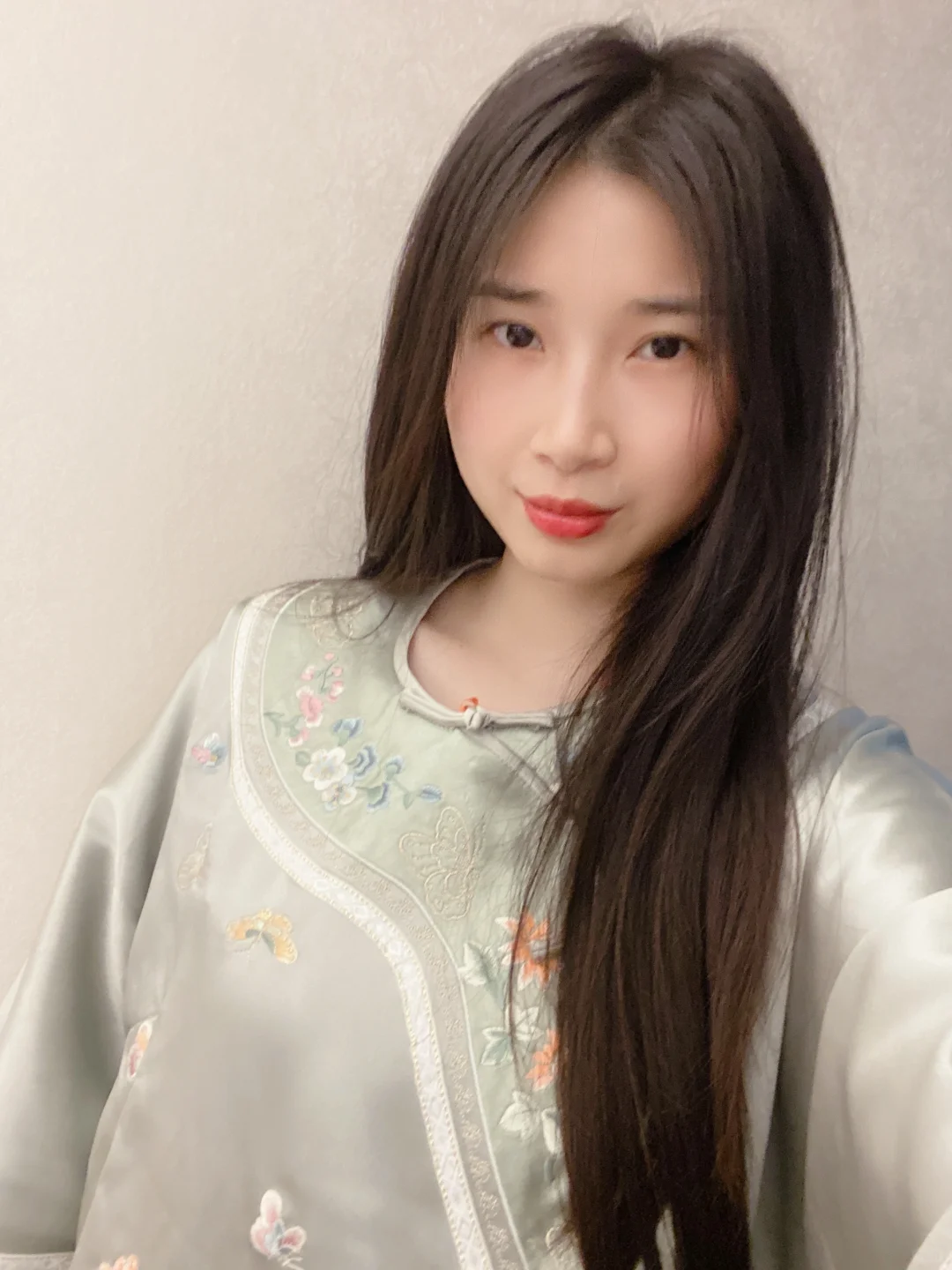 粉色娇嫩｜如今三十好几了还是喜欢穿