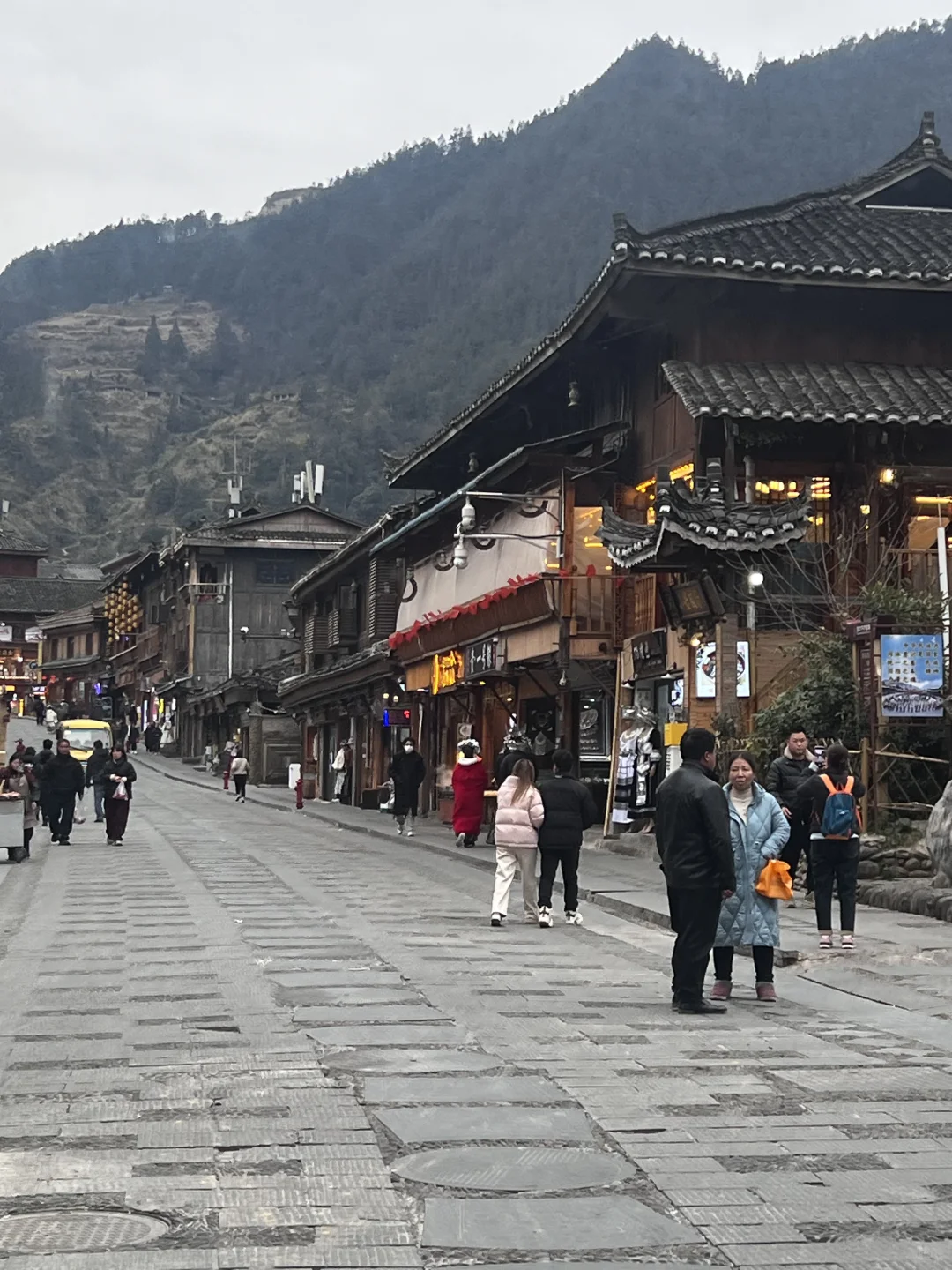 2.10号西江千户苗寨景区实况