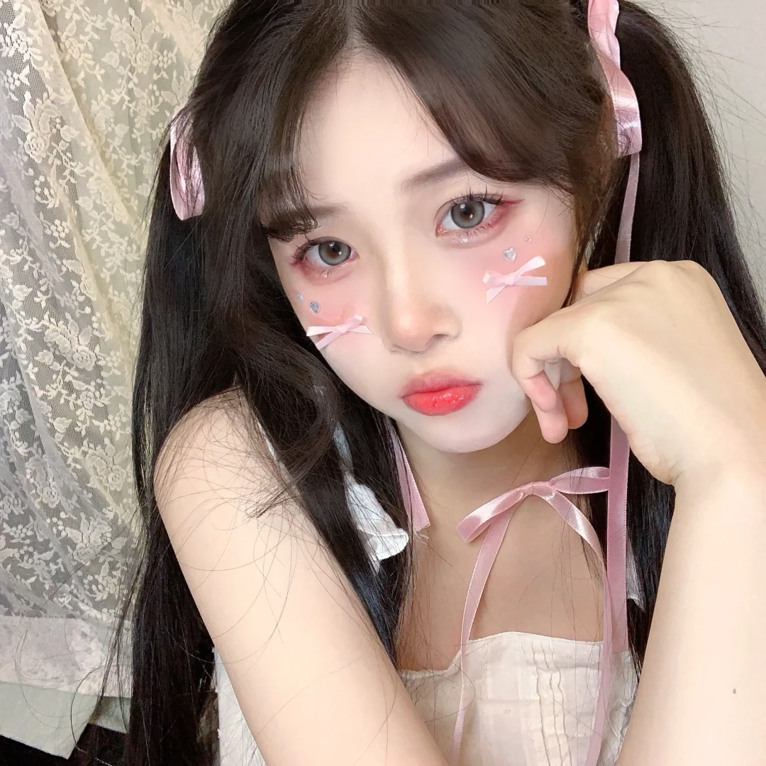 粉色好甜呀  ՞ ̳o̴̶̷̤  ̫ o̴̶̷̤ ̳՞