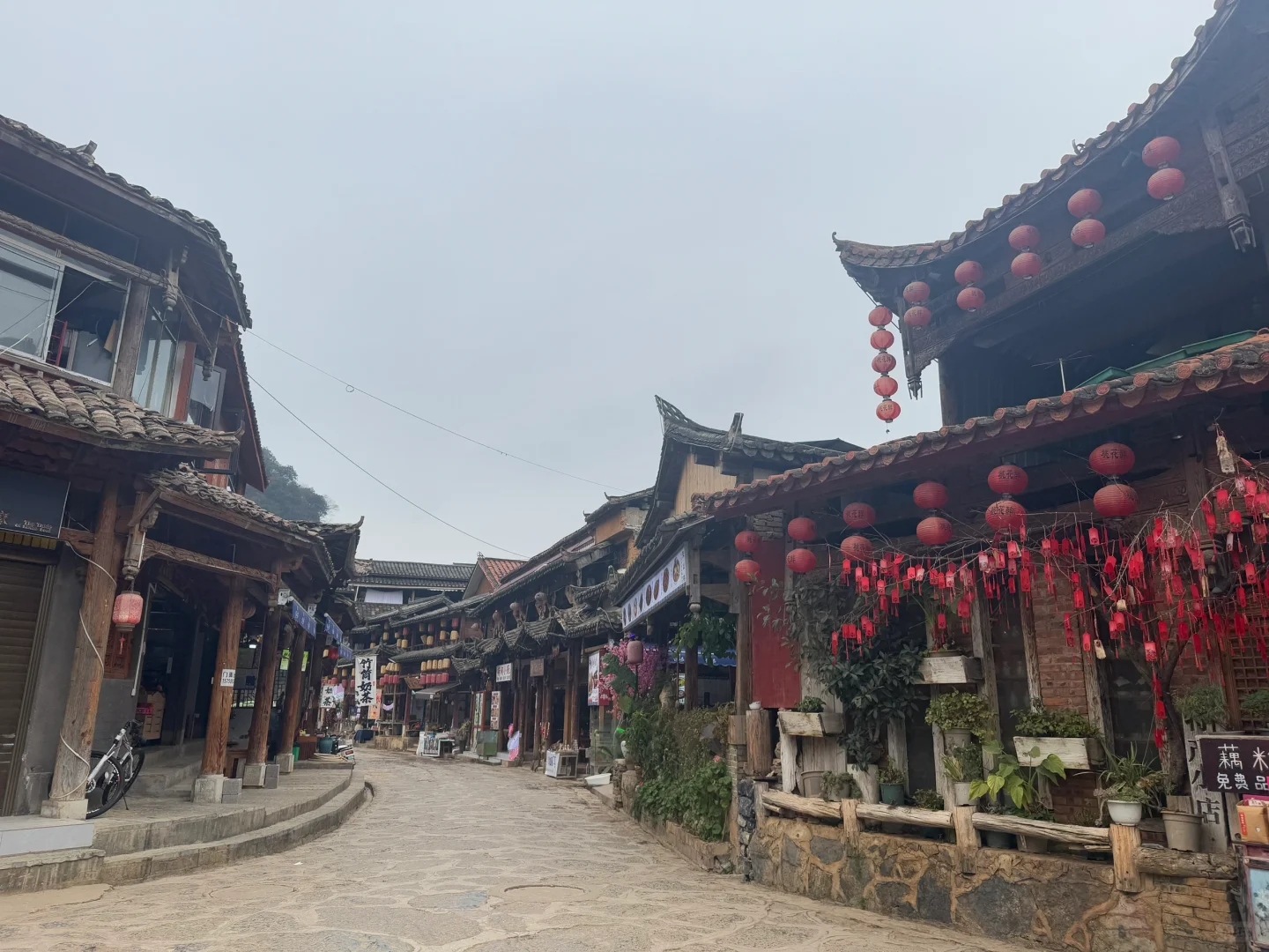 🚗 普者黑景区