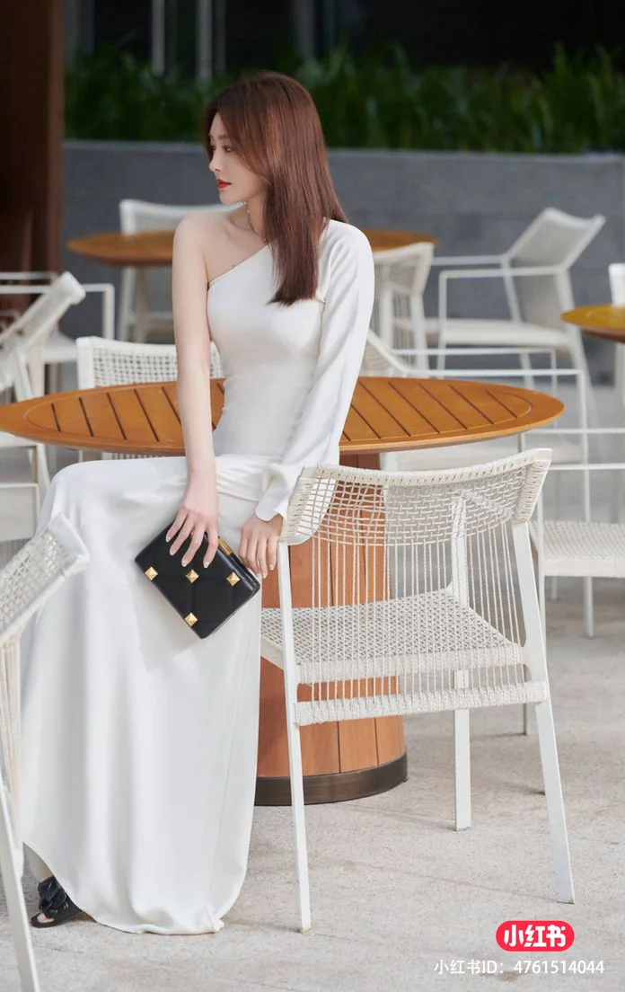 秦岚:这颜值谁能扛得住