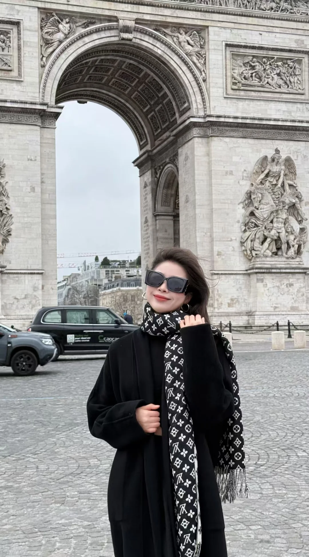 在巴黎旅游怎么发朋友圈才能显得不装?