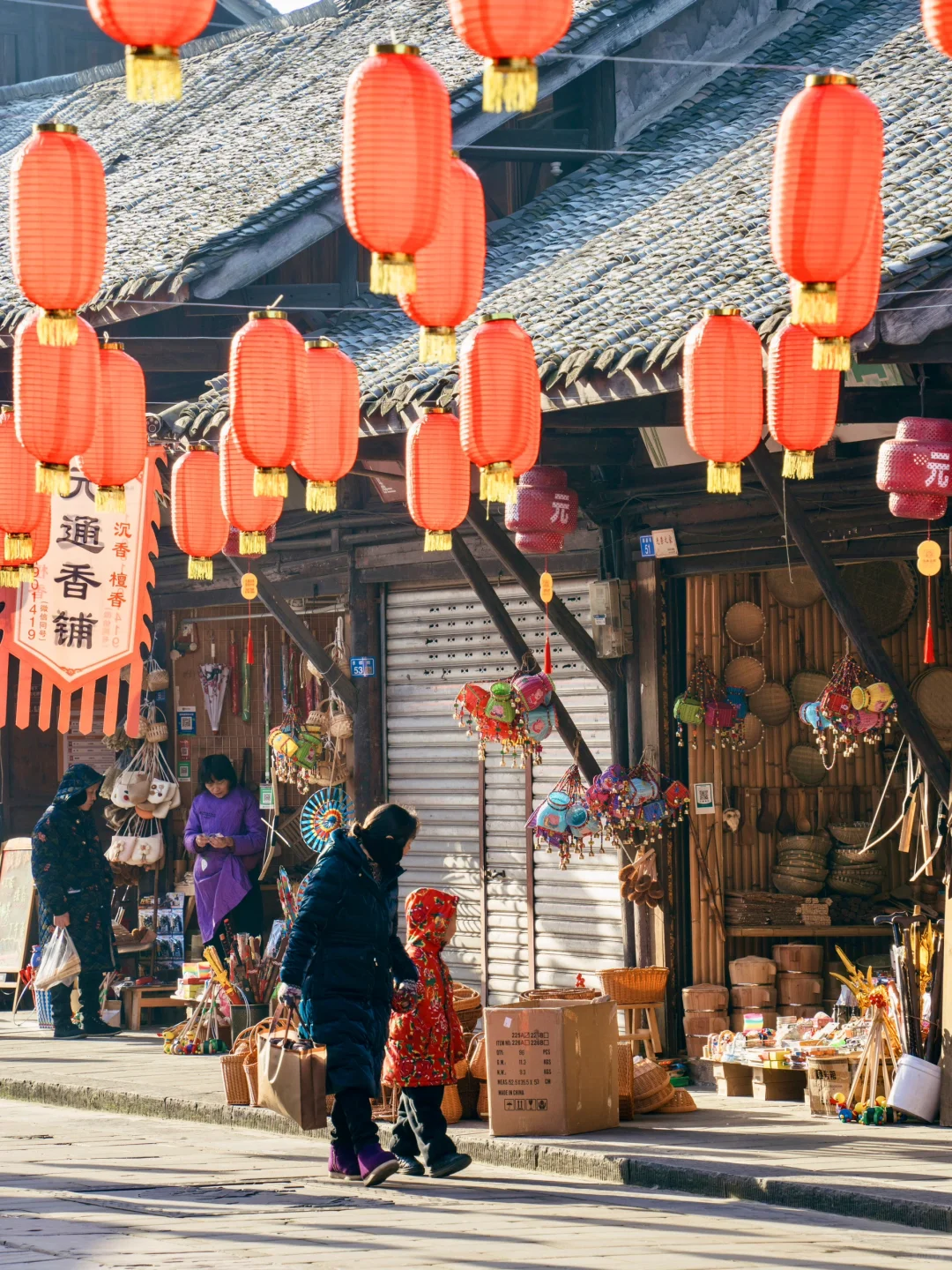 成都1小时直达！🏔雪山下的千年古镇有多绝！