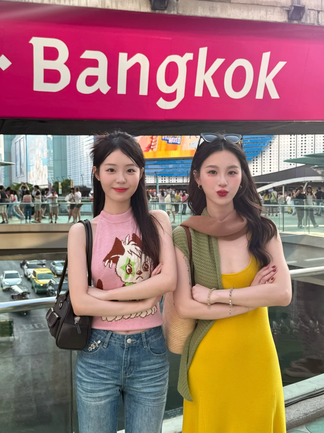 存一些姐妹旅行拍照姿势