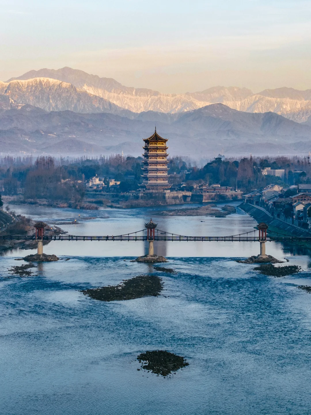 成都1小时直达！🏔雪山下的千年古镇有多绝！