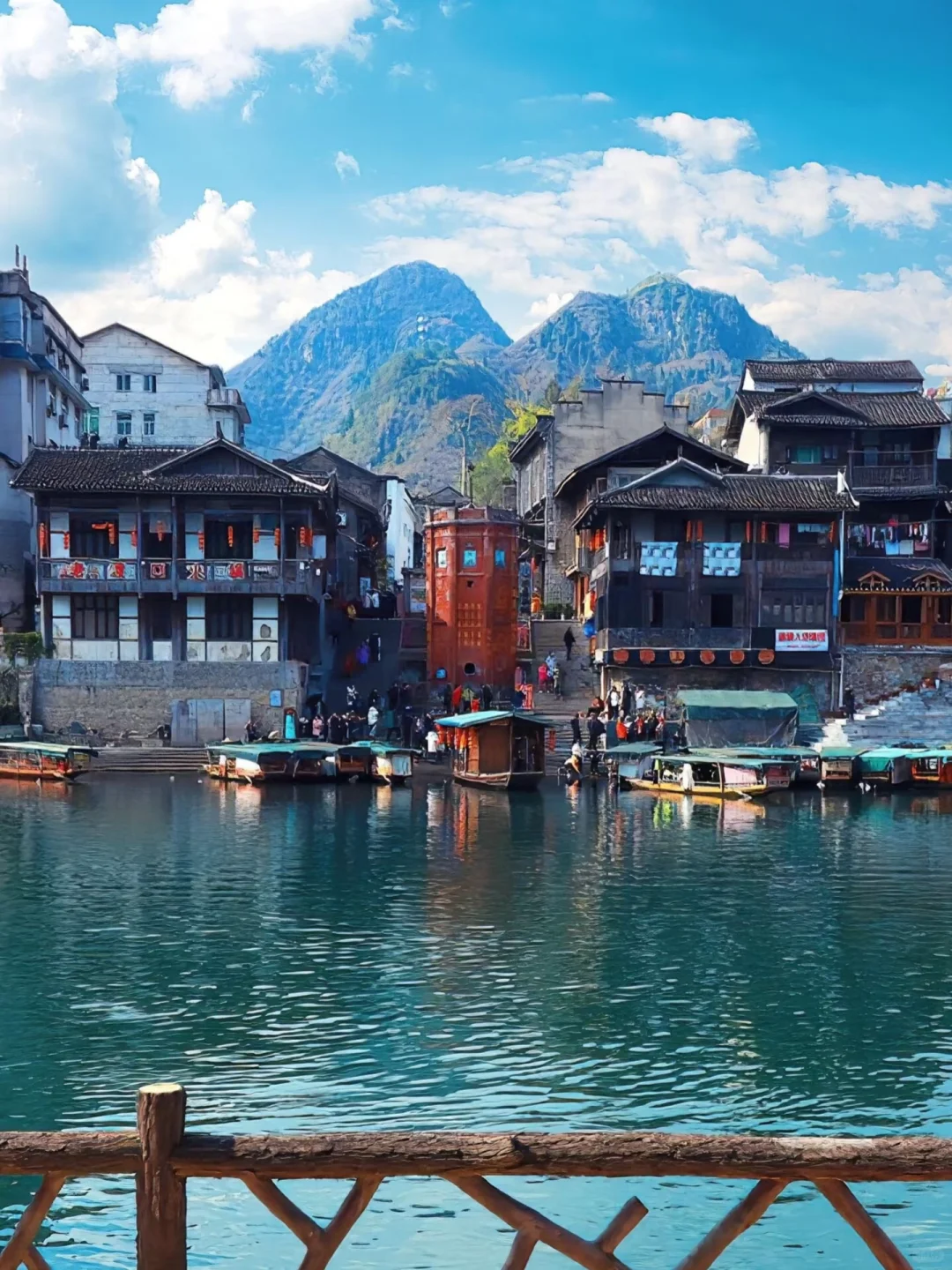 茶峒丨因为一本书，去了一座城