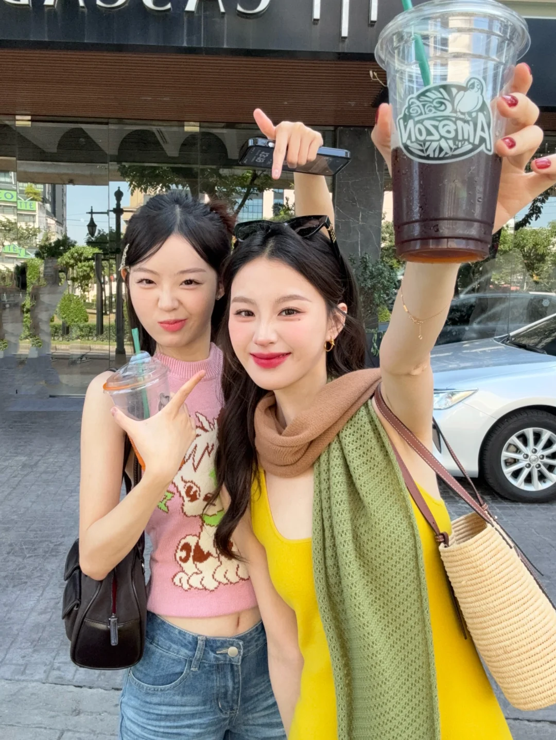 存一些姐妹旅行拍照姿势